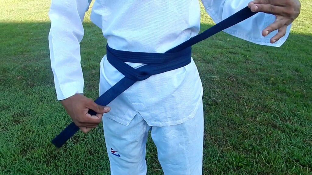 Sabuk Biru Karate